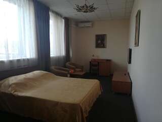 Гостиница Круиз Пермь Улучшенный двухместный номер с 1 кроватью или 2 отдельными кроватями-1